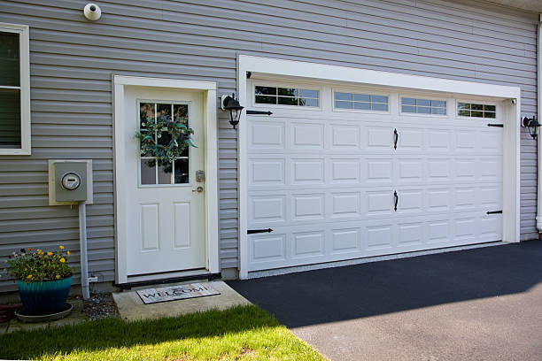 24/7 Emergency Garage Door Panel Replacement experts in Weston, OH